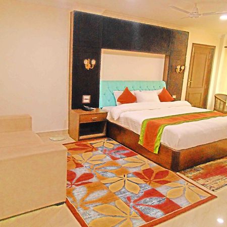 Gautam Buddha Airport Hotel Siddharthanagar Ngoại thất bức ảnh