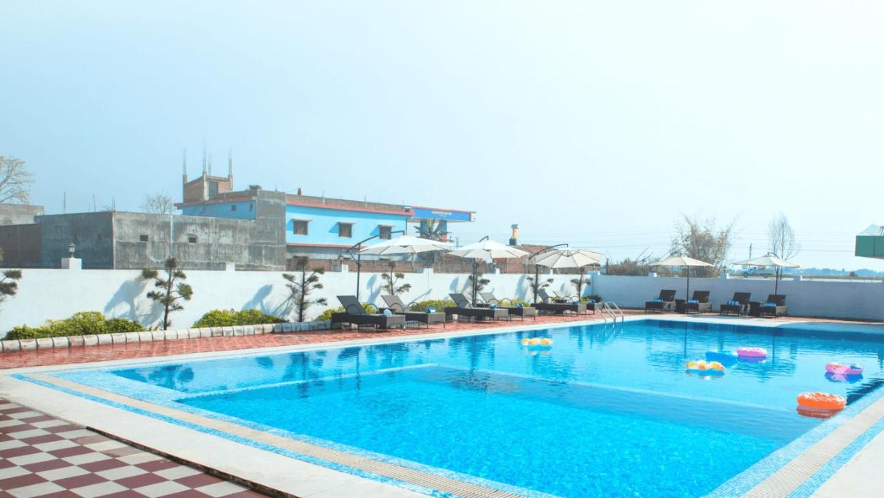 Gautam Buddha Airport Hotel Siddharthanagar Ngoại thất bức ảnh