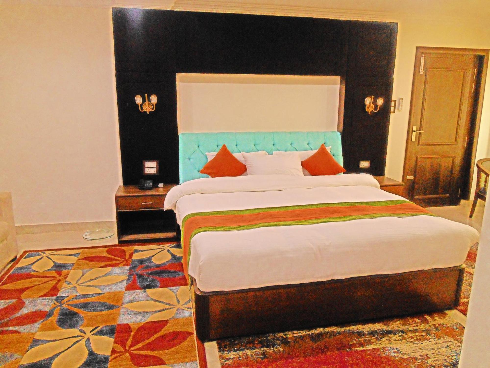 Gautam Buddha Airport Hotel Siddharthanagar Ngoại thất bức ảnh